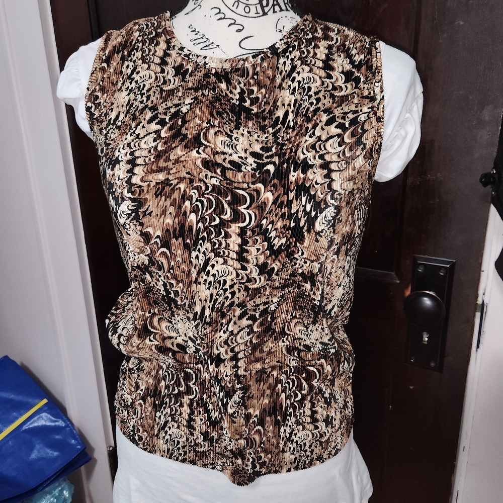Elegant Brown Patterned Blouse